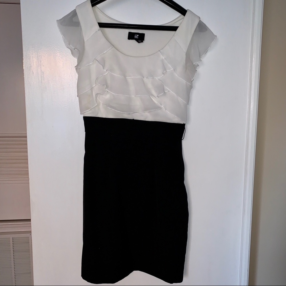 🌿 IZ black and white dress